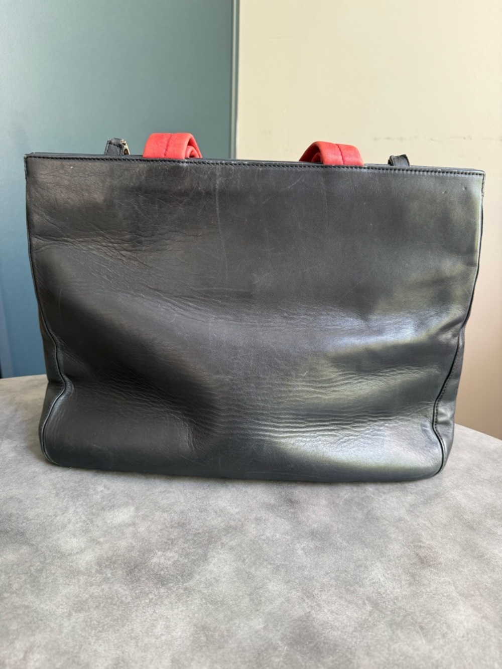 Bally Vintage Black Leather Tote and Shoulder Bag with Red Handles and Strap - Picture 6 of 15